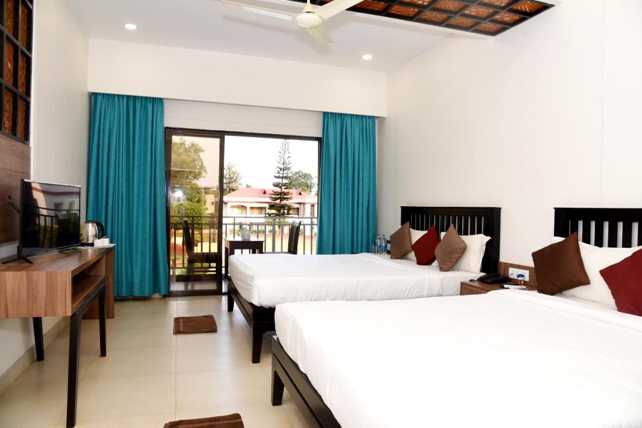 Aveda Blue Country Resort Panchgani Exterior foto