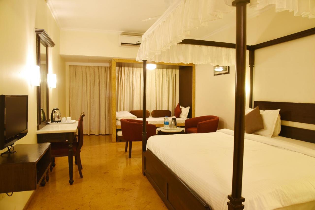 Aveda Blue Country Resort Panchgani Exterior foto
