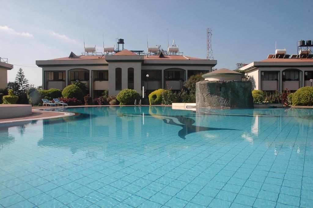 Aveda Blue Country Resort Panchgani Exterior foto