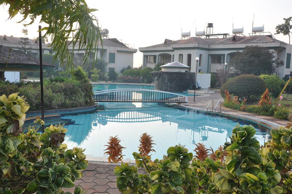 Aveda Blue Country Resort Panchgani Exterior foto