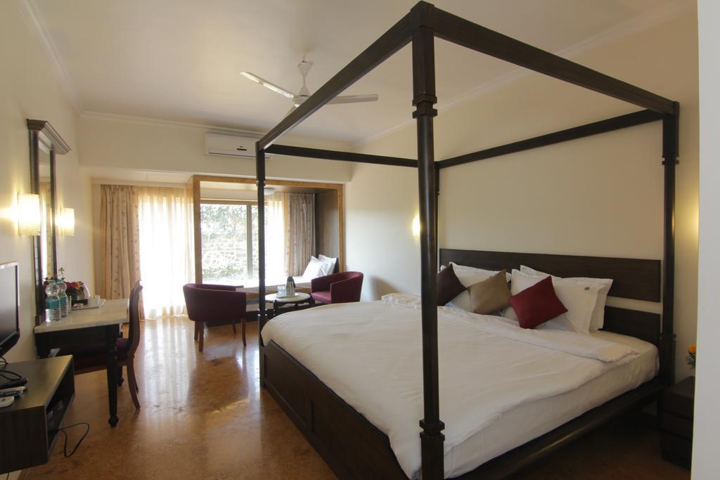 Aveda Blue Country Resort Panchgani Exterior foto