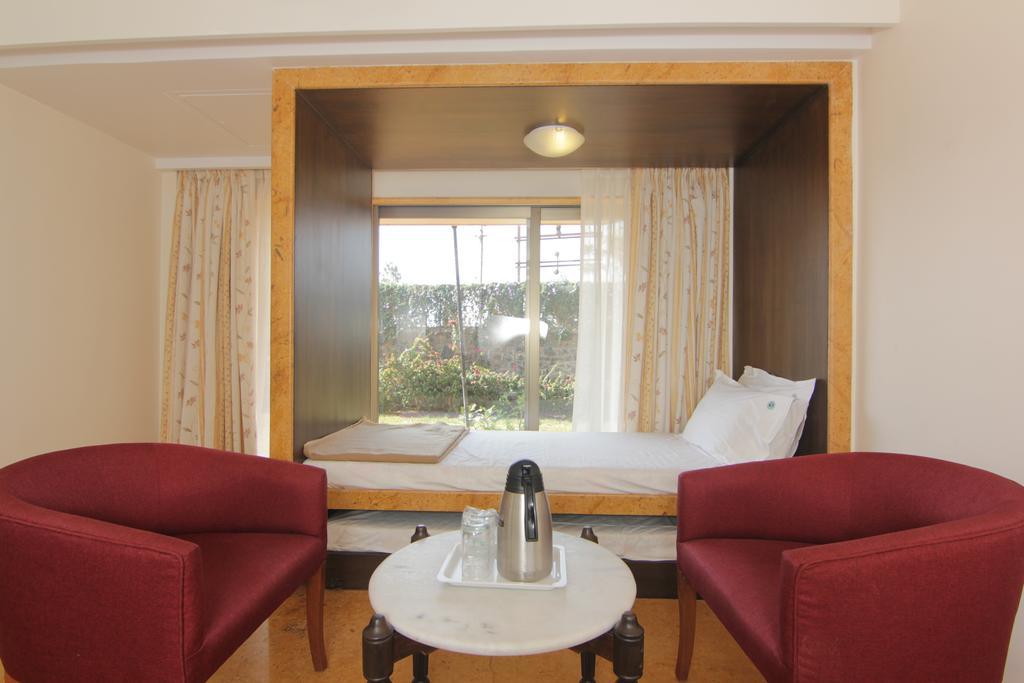 Aveda Blue Country Resort Panchgani Habitación foto