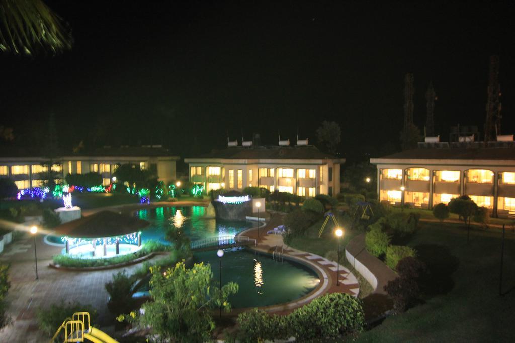 Aveda Blue Country Resort Panchgani Exterior foto