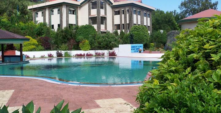 Aveda Blue Country Resort Panchgani Exterior foto